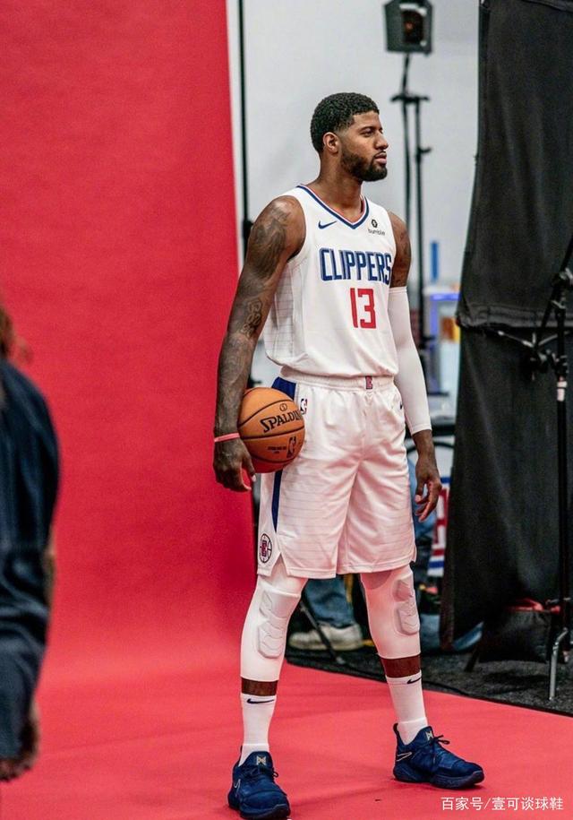 时间线回顾梅西印度行首站闹剧：从球迷夹道欢迎到遭愤怒冲场（从夹道欢迎到愤怒冲场：梅西印度行首站闹剧全程回顾）