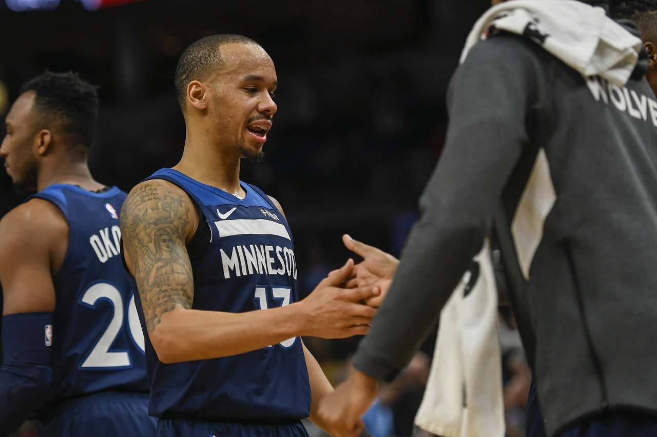 拉波尔塔：想等诺坎普竣工再致敬梅西，那天诺坎普会座无虚席（拉波尔塔：待诺坎普落成再向梅西致敬，届时球场必将座无虚席）