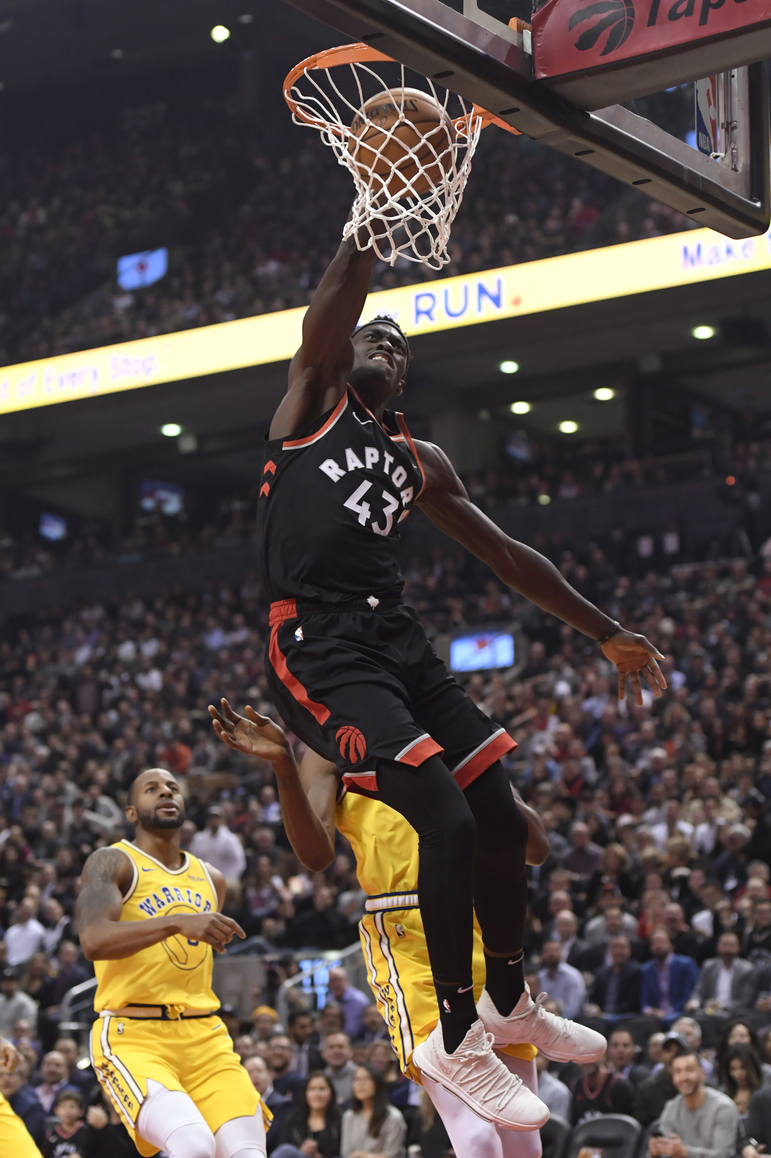 热刺vs布伦特福德前瞻：热刺5轮不胜 主场要擒客小蜜蜂提升士气（热刺迎战布伦特福德前瞻：近5轮未胜，力争主场拿下“小蜜蜂”提振士气）