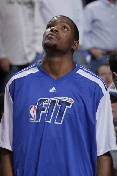 里程碑之战，恩里克迎来执教生涯第400场俱乐部赛事（恩里克执教第400场俱乐部比赛，迎来里程碑一战）