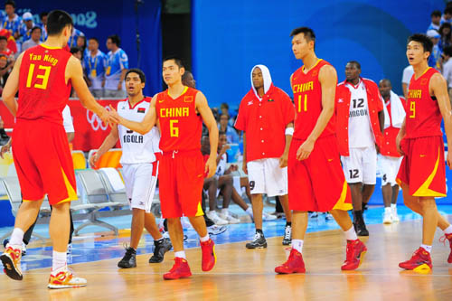 施洛特贝克：吉拉西最近过得确实不容易，但教练一直信任他（施洛特贝克：吉拉西近来境况艰难，但主帅始终信任他）