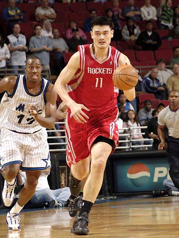 慕尼黑1860主席回应拜仁球迷横幅：这完全不尊重人，越界了（慕尼黑1860主席斥拜仁球迷横幅：失礼且越界）