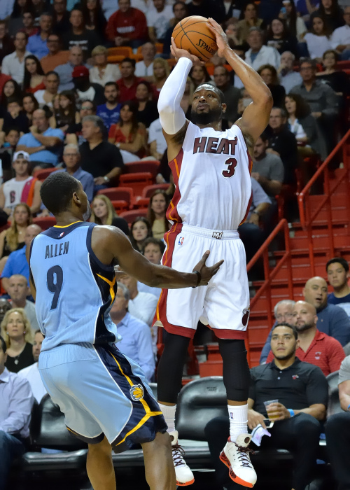 世体：巴萨还没有收到对特狮的报价，他们希望他先彻底康复（世界体育报：巴萨尚未接到特尔施特根的报价，俱乐部更希望他先完全康复）