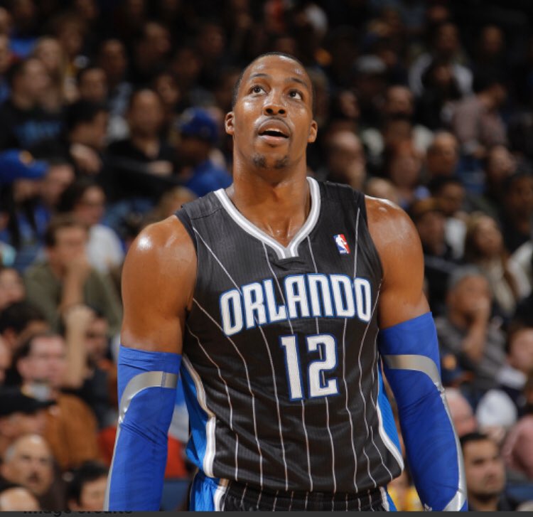 杜兰特空接暴扣，全场掌声雷动（杜兰特空接重扣，现场掌声如潮）