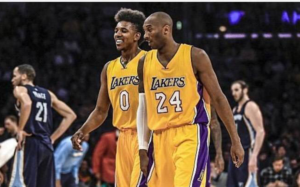 菲尔-琼斯预测欧冠第4轮：利物浦主场不敌皇马，曼城胜多特（菲尔-琼斯欧冠第4轮前瞻：皇马客场拿下利物浦，曼城力克多特蒙德）