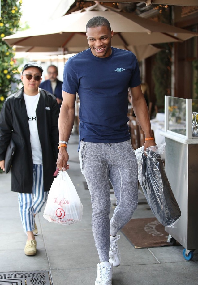 海港客战武里南联：海港3外援首发，李圣龙、杨世元出战（海港做客武里南联：三外援先发，李圣龙与杨世元出场）