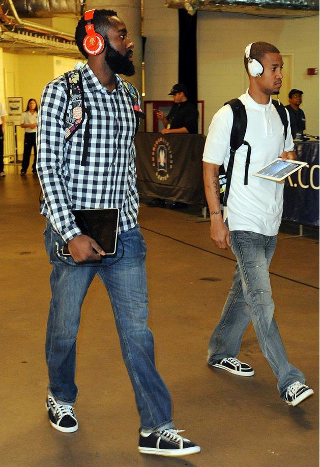 每体：拉菲尼亚是巴萨非卖品，个人目标赢得欧冠和2026年世界杯（每体：巴萨不出售拉菲尼亚，他剑指欧冠与2026年世界杯冠军）