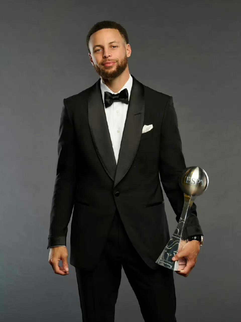 中超改跨年制，融入世界还是盲目跟风？（中超跨年赛制：接轨国际还是盲从潮流？）