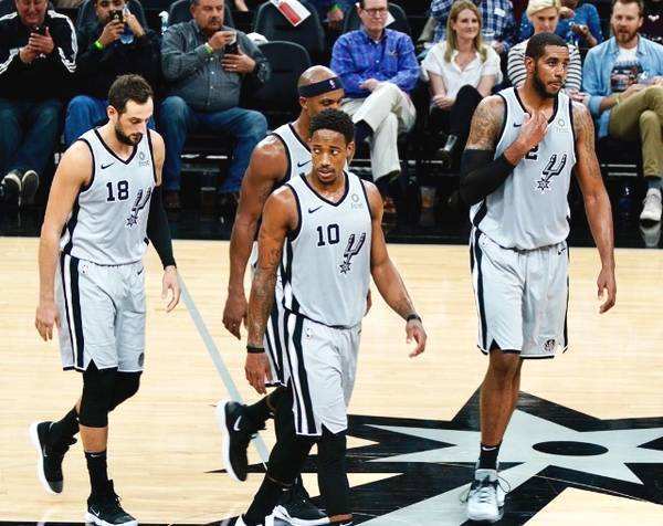 亚洲杯强队纷纷亮相状态火热（亚洲杯劲旅陆续登场，状态正佳）