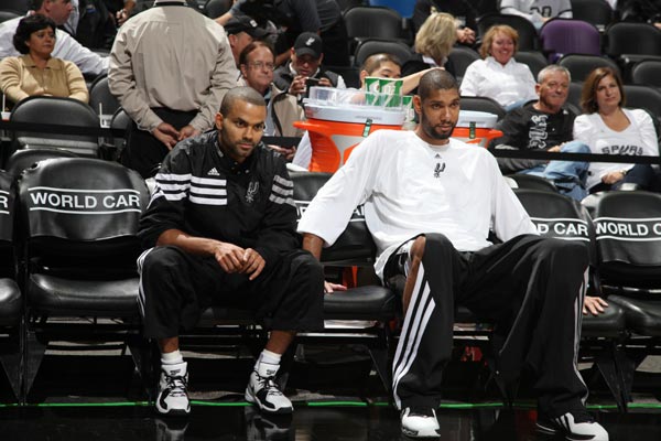 谢文能：感谢一年来支持球队的所有人，谢谢你们的支持和陪伴（谢文能：向所有支持球队的人致谢，感激这一年的陪伴与支持）