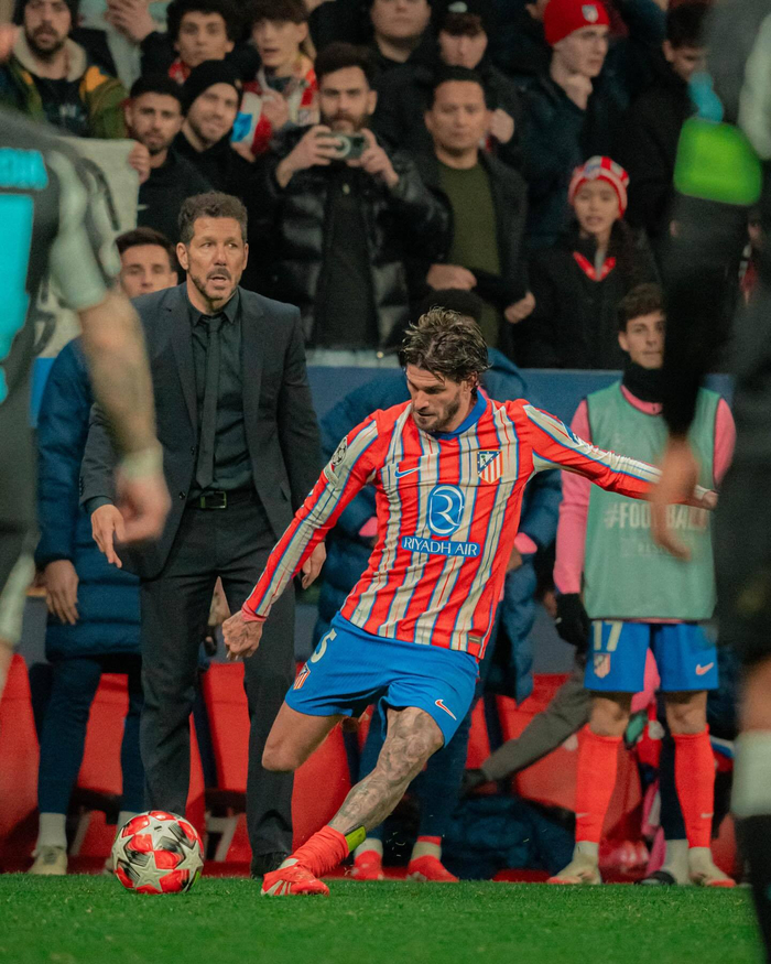 欧冠赛场精彩瞬间：巴萨2-1战胜拜仁,（欧冠焦点之战：巴萨2-1力克拜仁）