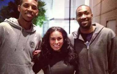 掘金约基奇三双末节爆发（约基奇砍三双带动掘金末节爆发）